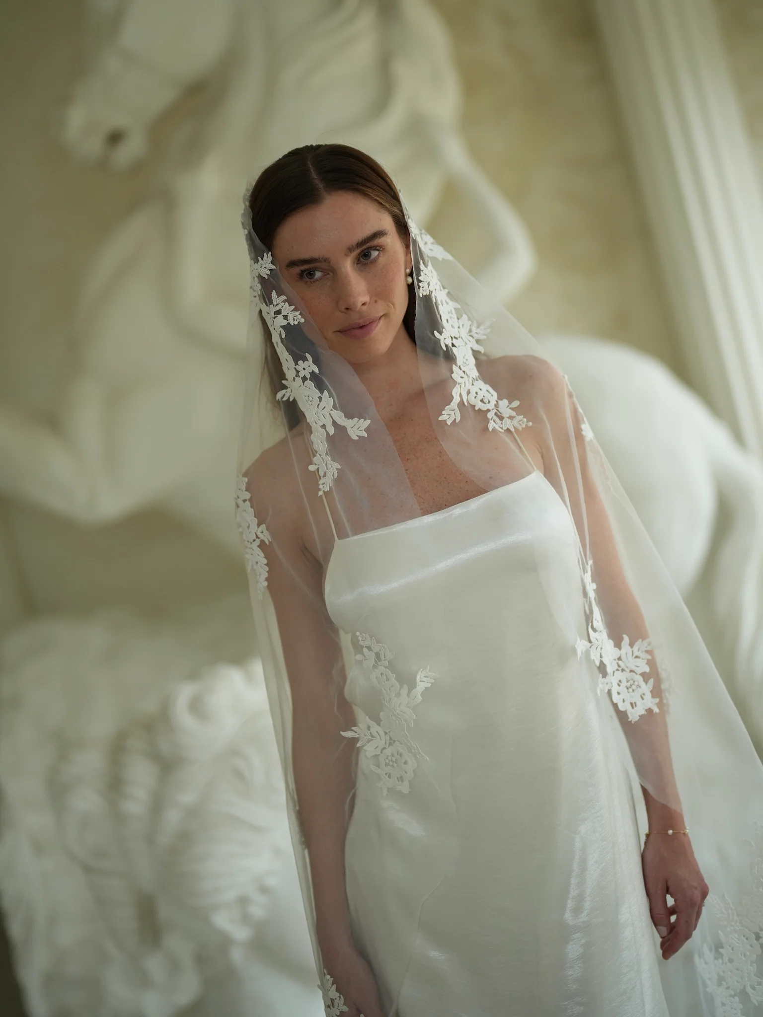 Floral Lace Veil, Single Tier, Cathedral Length - Image 4