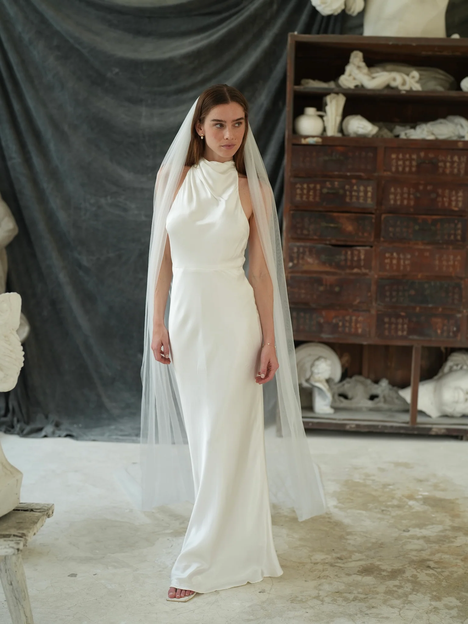 Simple Plain Classic Veil, Cathedral Length, Single Tier - Image 10