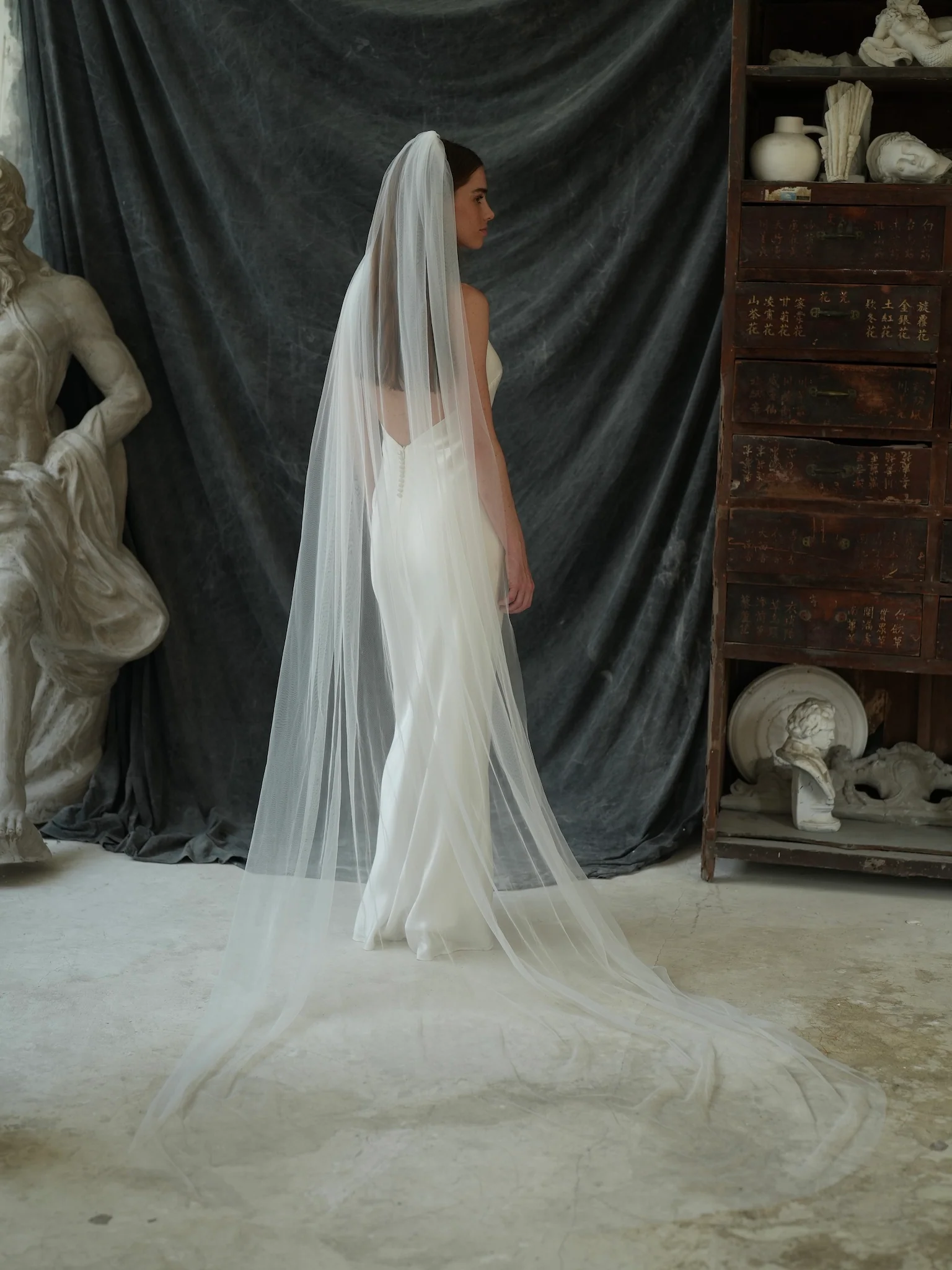 Simple Plain Classic Veil, Cathedral Length, Single Tier - Image 6