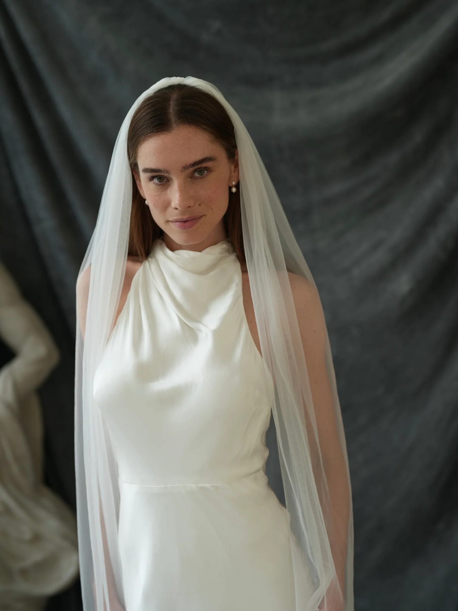 Simple Plain Classic Veil, Cathedral Length, Single Tier - Image 7