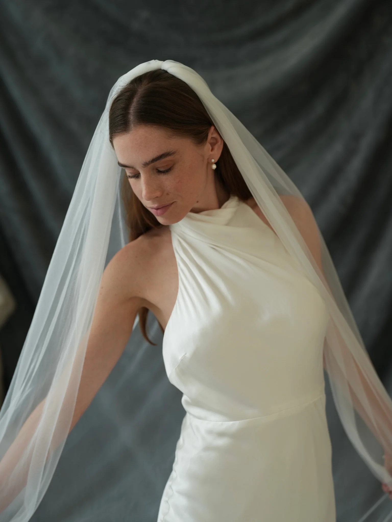 Simple Plain Classic Veil, Cathedral Length, Single Tier - Image 8