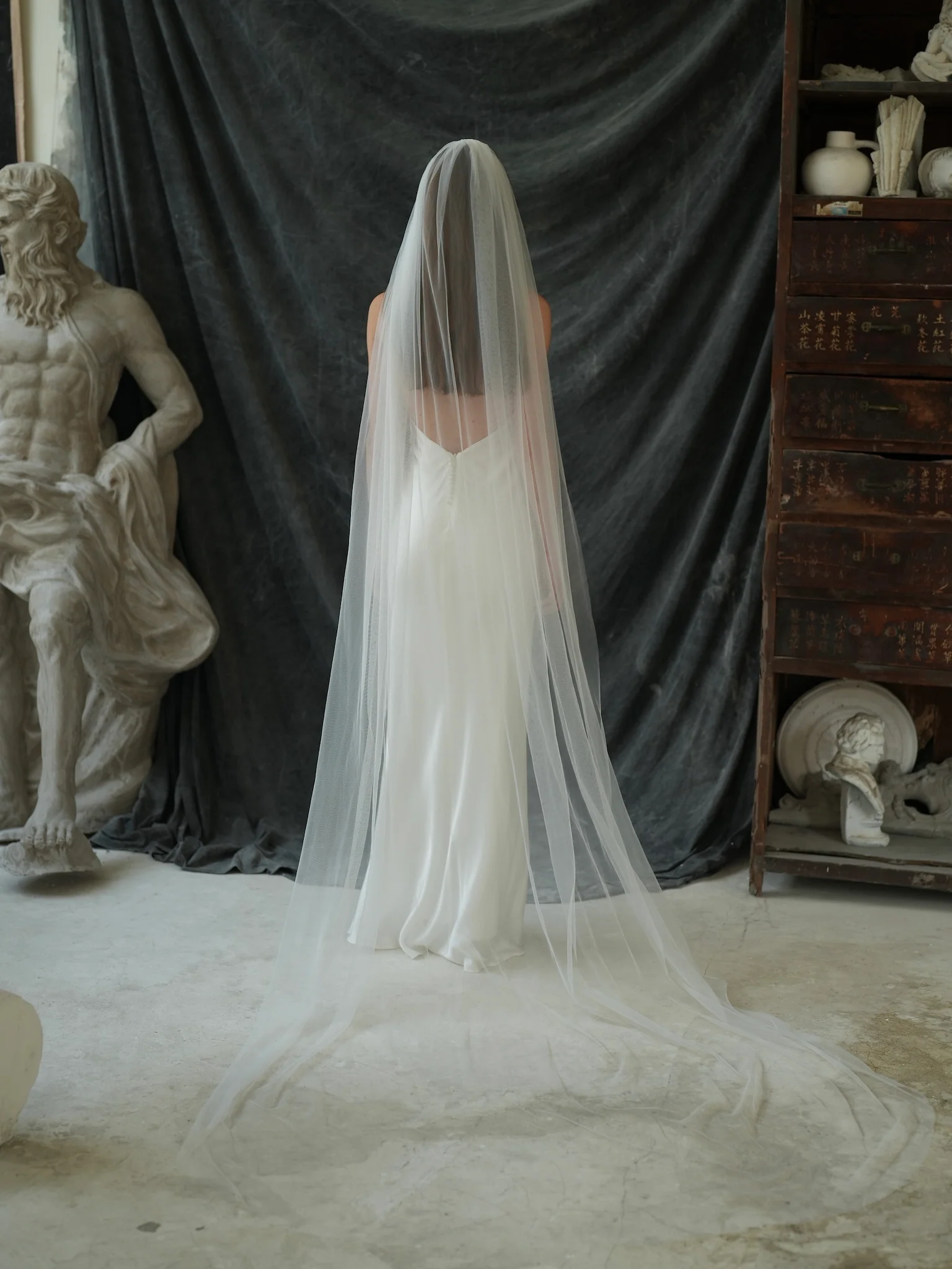 Simple Plain Classic Veil, Cathedral Length, Single Tier - Image 9