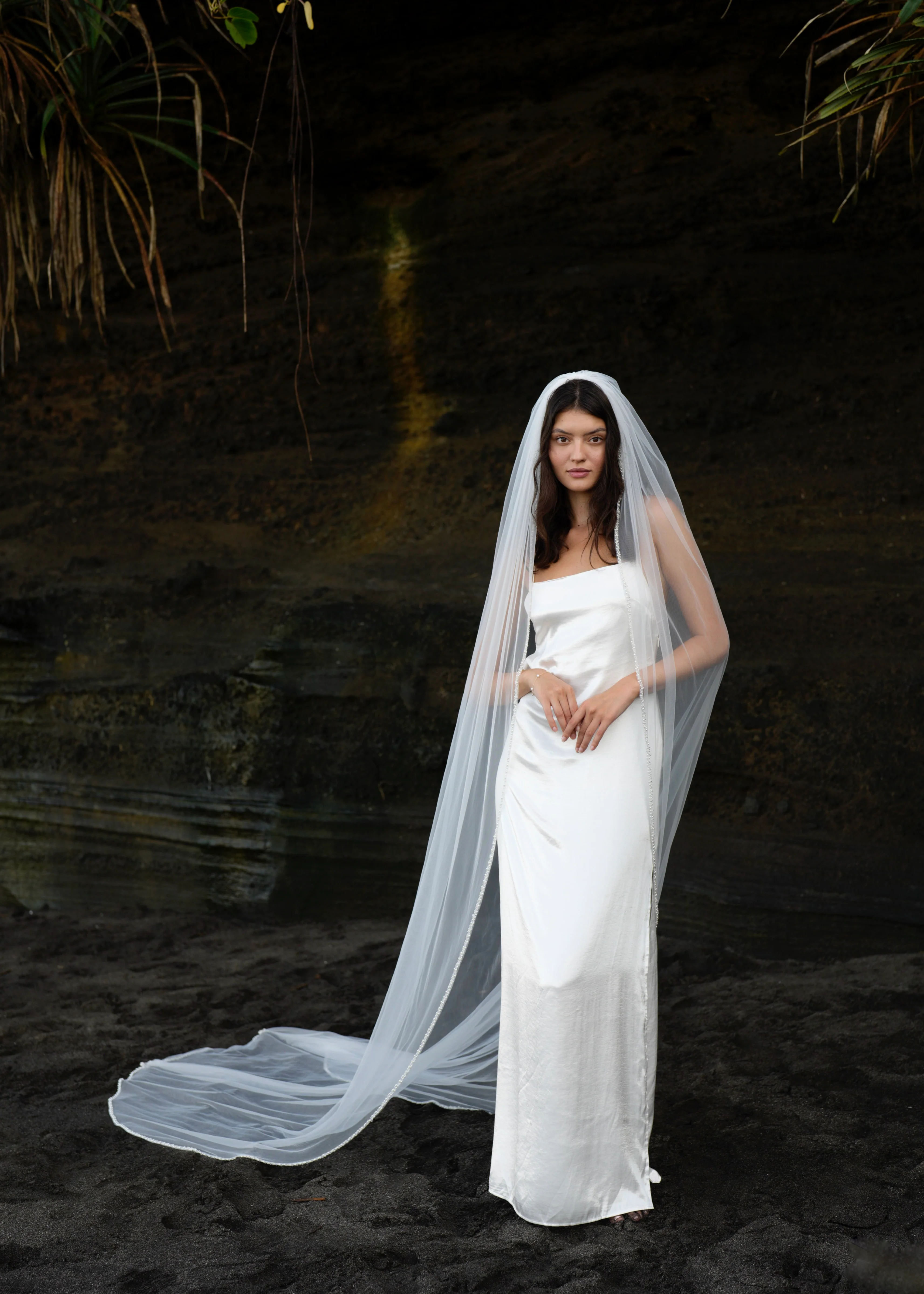 Pearl Beaded Edge Veil, Single Tier, Cathedral Length - Image 9