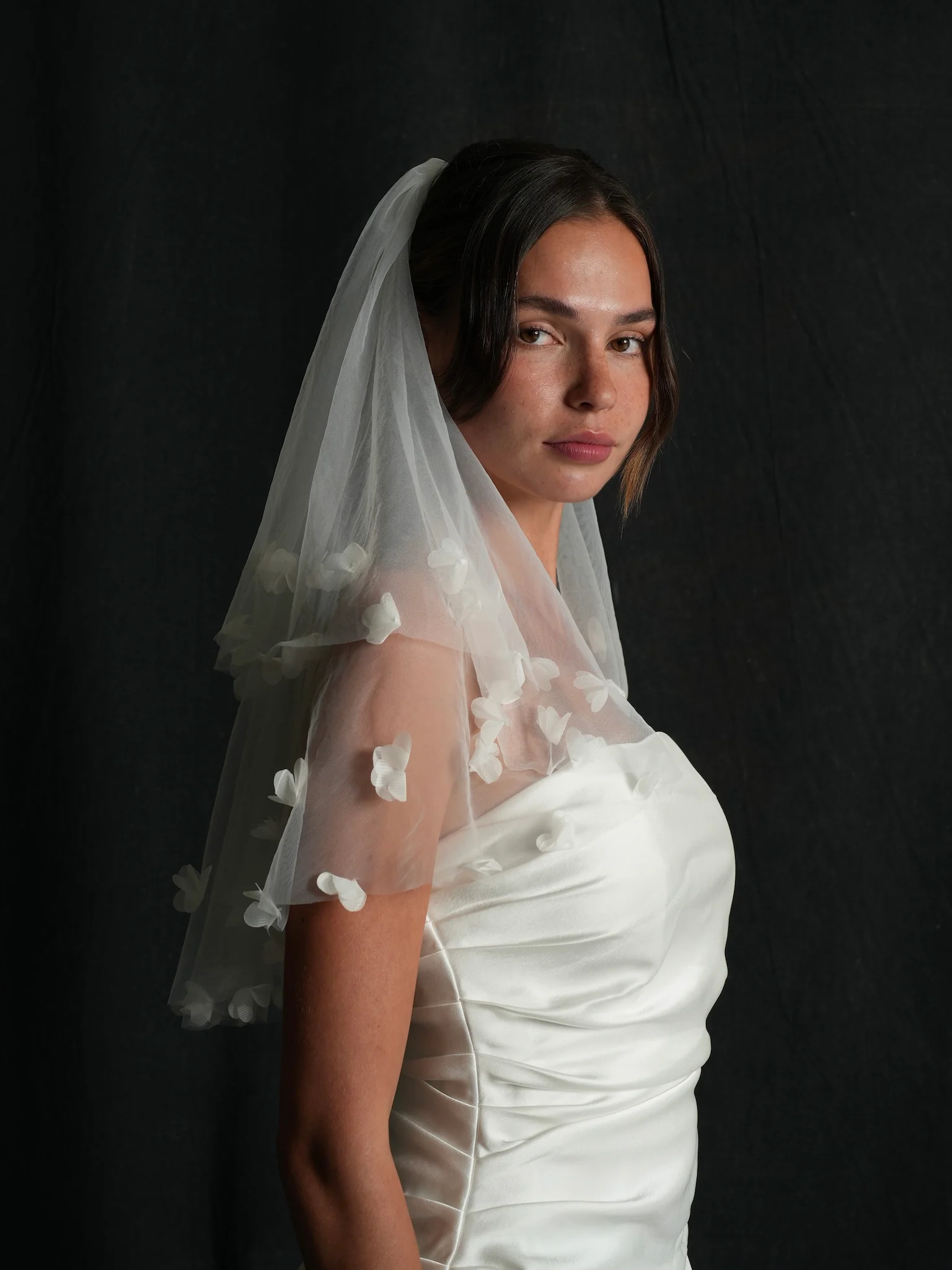 Mini 3D Flower Short Two Tier Bachelorette Veil - Image 12