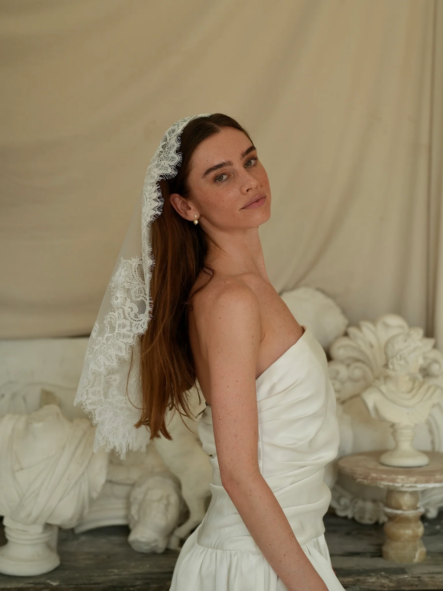 Mini Mantilla Short Lace Bachelorette Veil - Image 3