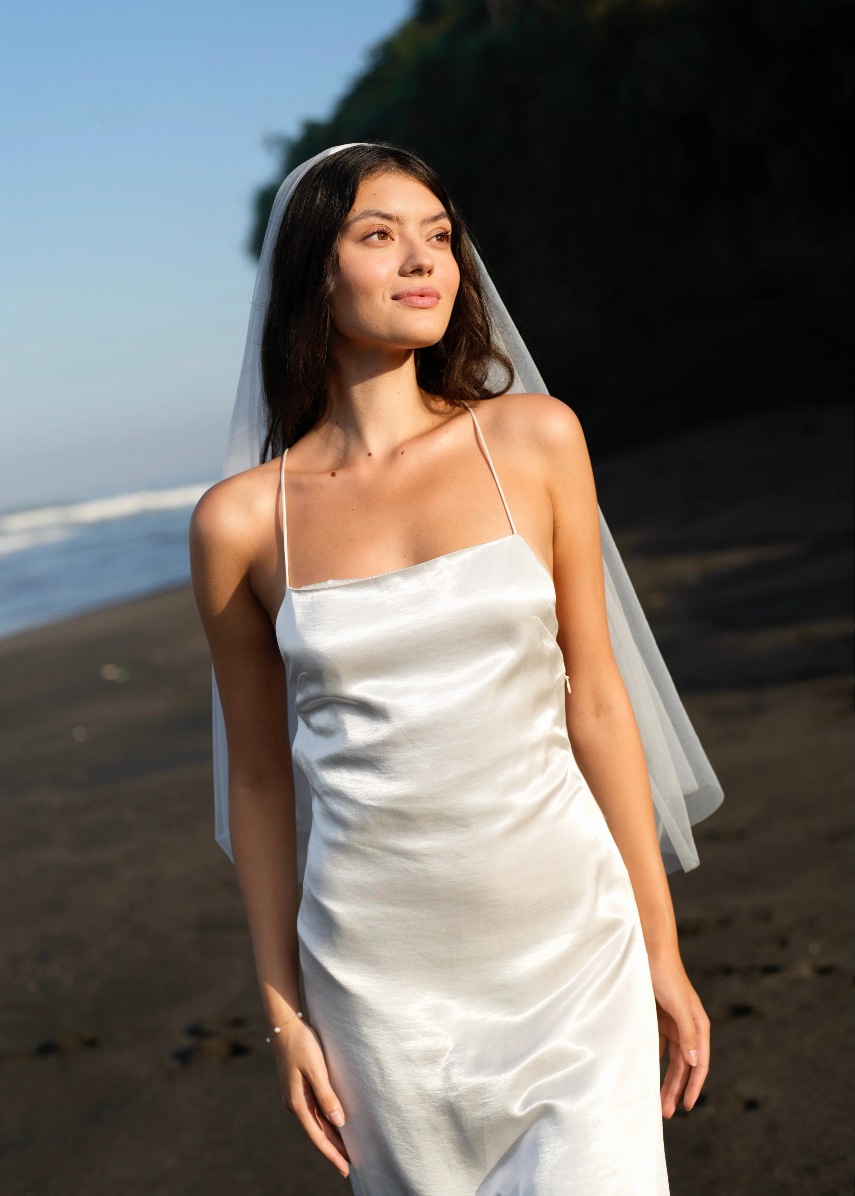 Short Simple Plain Classic Veil, Fingertip Length, Two Tier - Image 4
